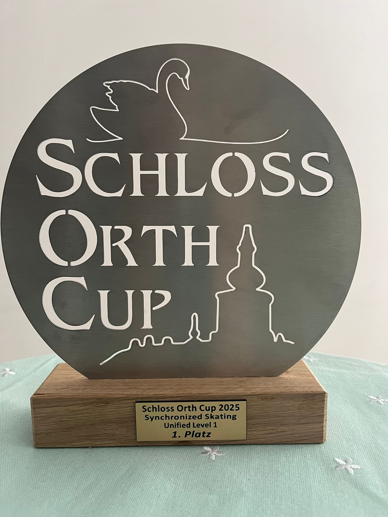 schloss_orth_cup